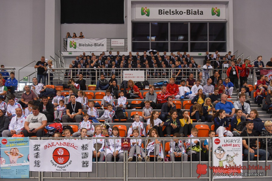 Bielsko-Biała rządzi w karate. Świat walczy dziś pod Dębowcem