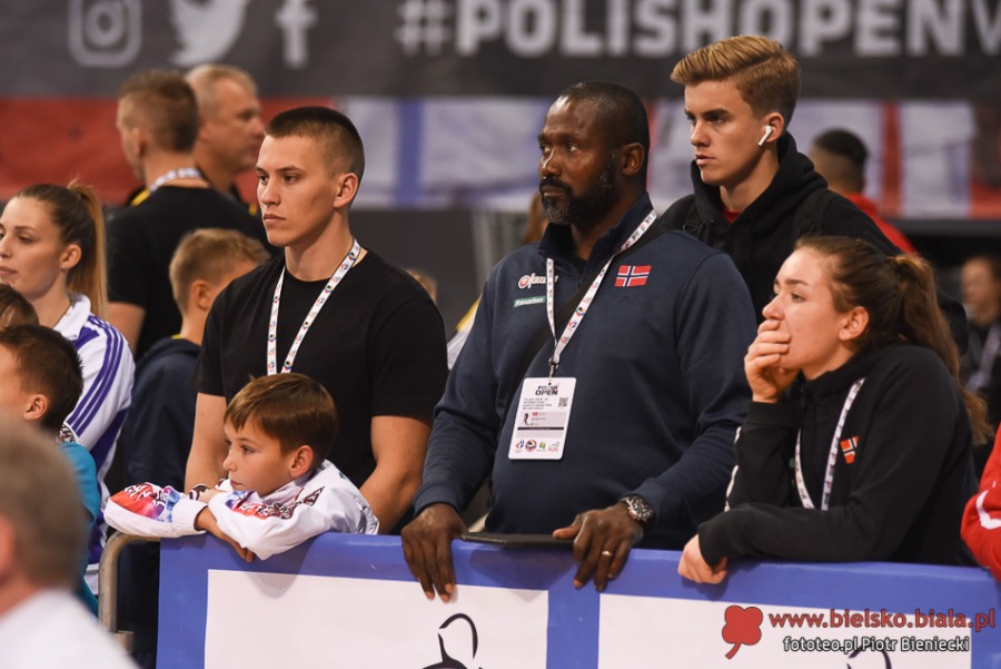 Bielsko-Biała rządzi w karate. Świat walczy dziś pod Dębowcem