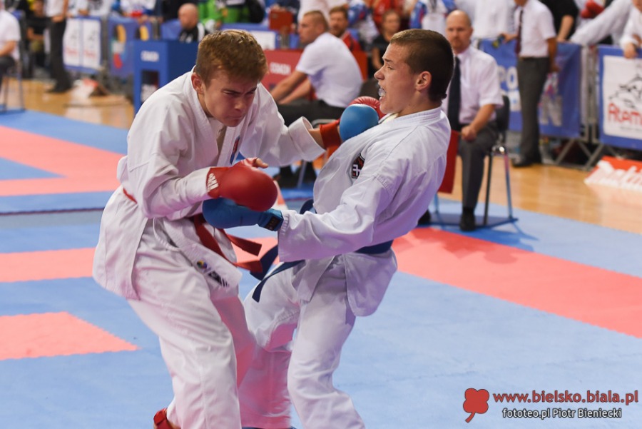 Bielsko-Biała rządzi w karate. Świat walczy dziś pod Dębowcem