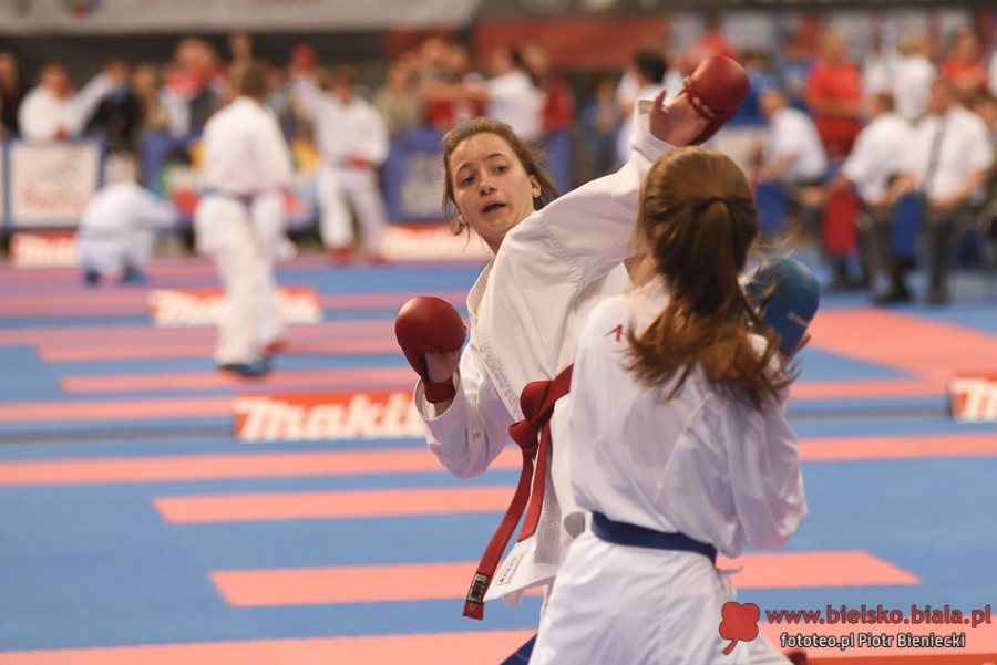 Bielsko-Biała rządzi w karate. Świat walczy dziś pod Dębowcem