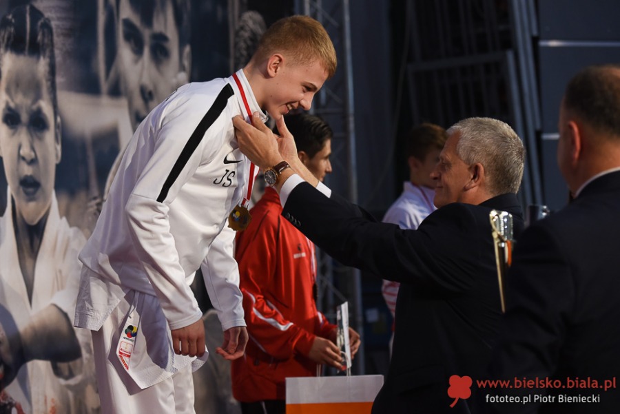 Bielsko-Biała rządzi w karate. Świat walczy dziś pod Dębowcem