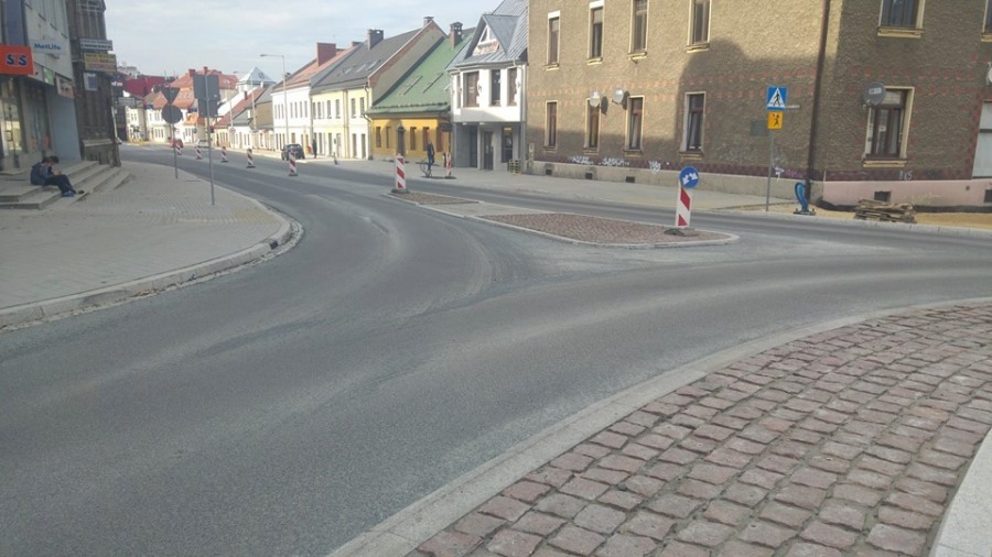 Ważna ulica w Bielsku-Białej już przejezdna w obu kierunkach - foto