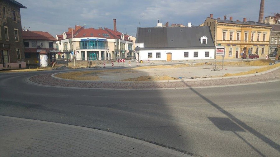 Ważna ulica w Bielsku-Białej już przejezdna w obu kierunkach - foto