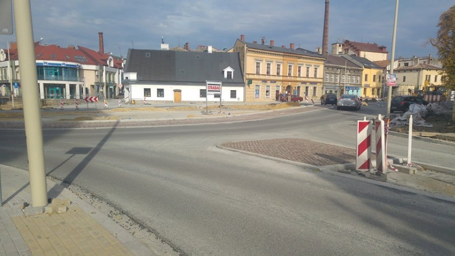 Ważna ulica w Bielsku-Białej już przejezdna w obu kierunkach - foto
