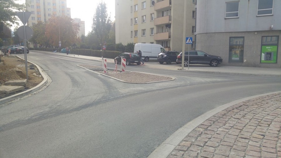 Ważna ulica w Bielsku-Białej już przejezdna w obu kierunkach - foto