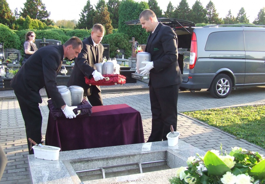 Wspólny pochówek dzieci zmarłych przed urodzeniem - foto