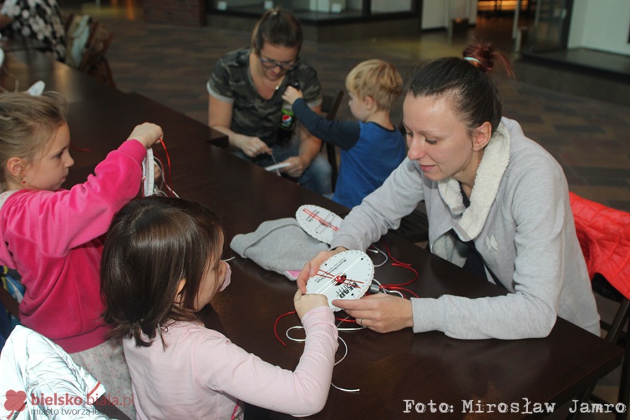 Biało-czerwone pamiątki. Dzieci robią cuda ze sznurka! - foto