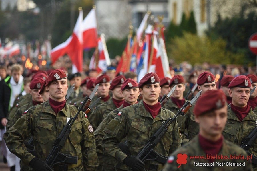 Tłumy na Cmentarzu Wojska Polskiego. Ten dzień zjednoczył bielszczan