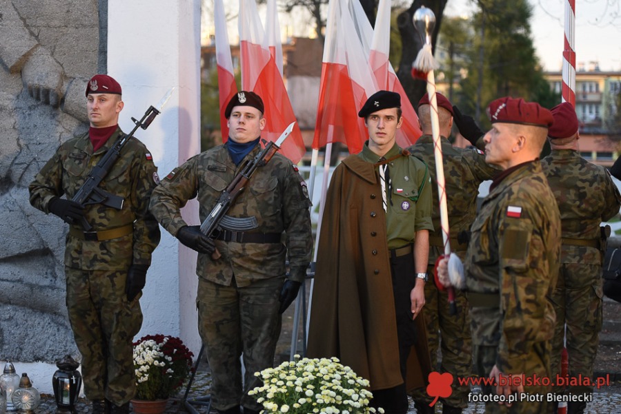 Tłumy na Cmentarzu Wojska Polskiego. Ten dzień zjednoczył bielszczan