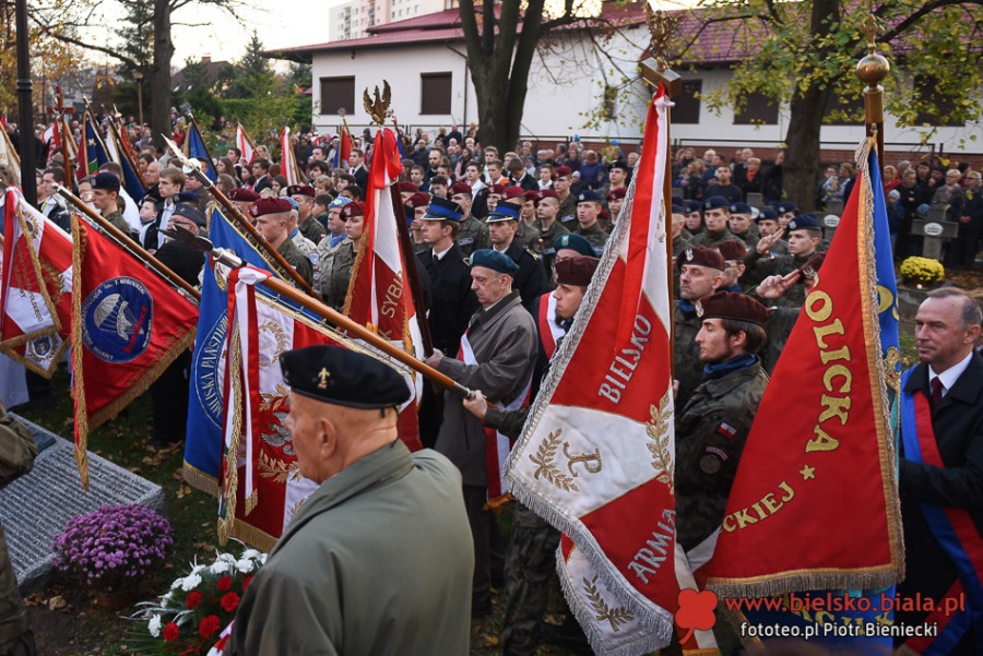 Tłumy na Cmentarzu Wojska Polskiego. Ten dzień zjednoczył bielszczan