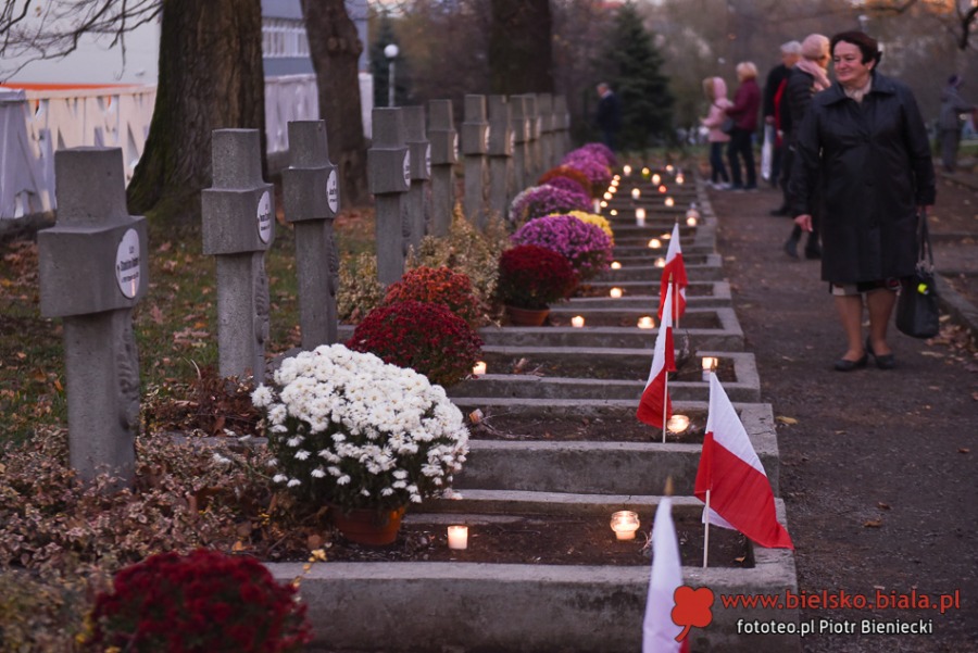 Tłumy na Cmentarzu Wojska Polskiego. Ten dzień zjednoczył bielszczan