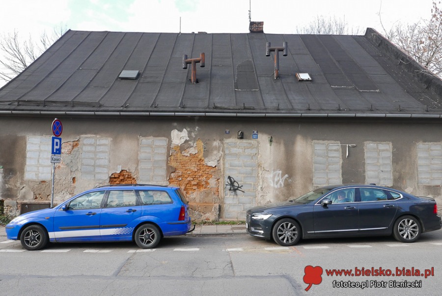 Trzeci świat na Cieszyńskiej. Tylko szalet trzyma fason