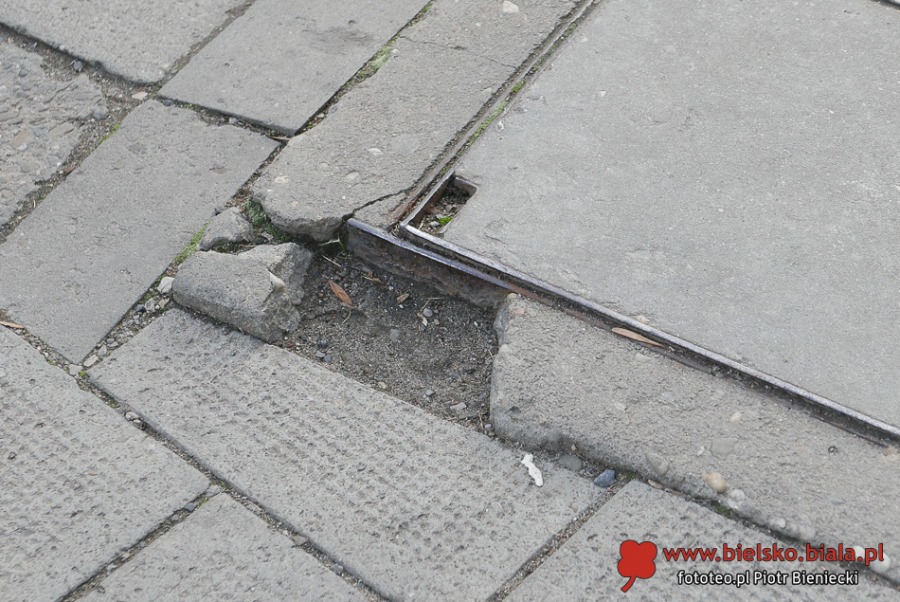 Trzeci świat na Cieszyńskiej. Tylko szalet trzyma fason