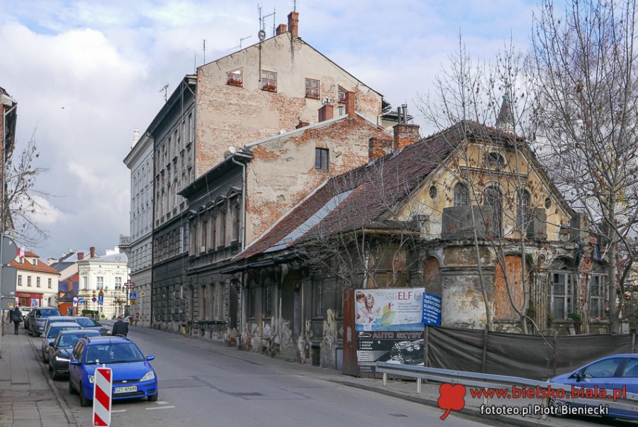 Trzeci świat na Cieszyńskiej. Tylko szalet trzyma fason