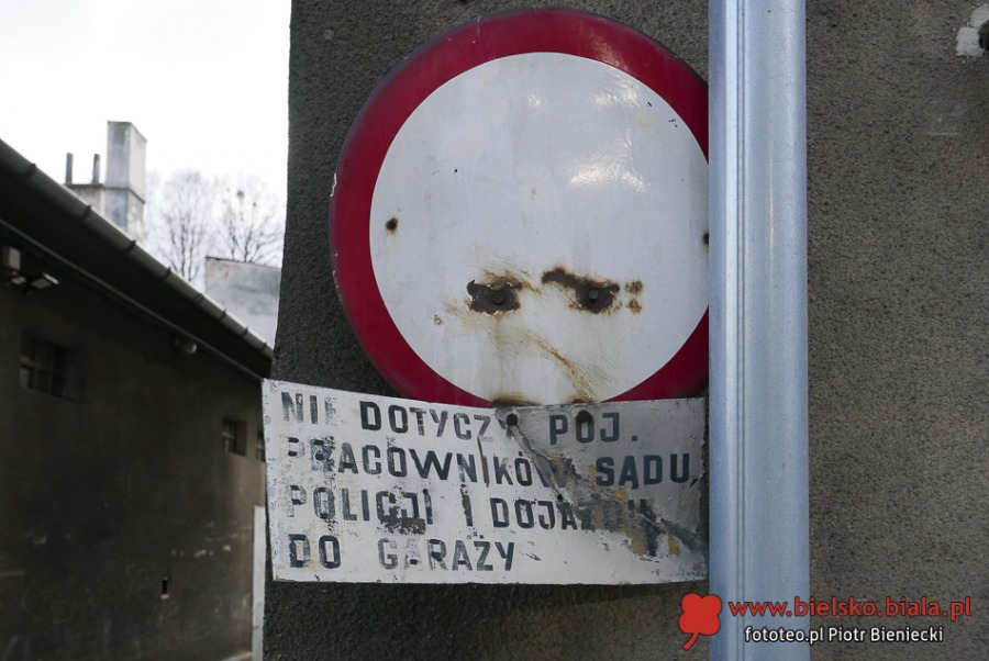 Trzeci świat na Cieszyńskiej. Tylko szalet trzyma fason