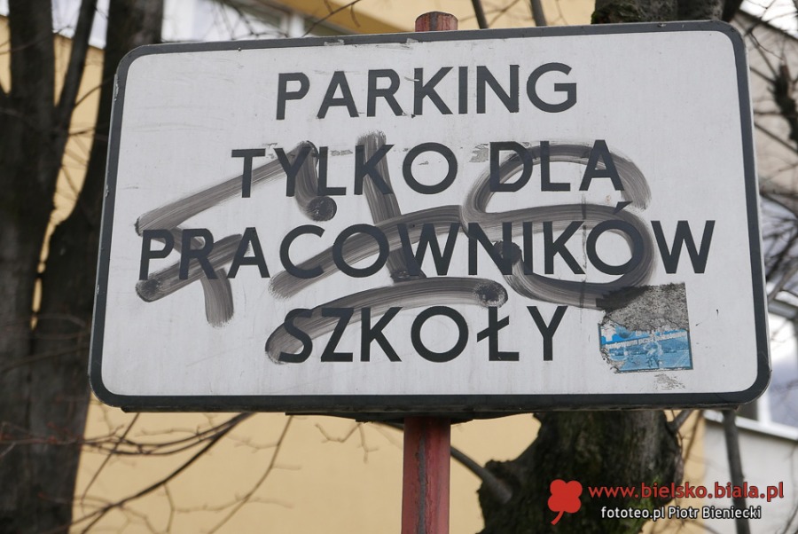 Trzeci świat na Cieszyńskiej. Tylko szalet trzyma fason