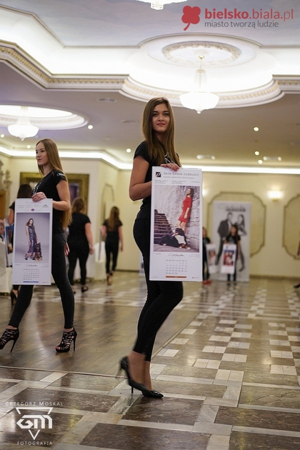 Śliczne panie z przyjaciółmi. Wygrał lipiec z koniem, kozą i kotkiem