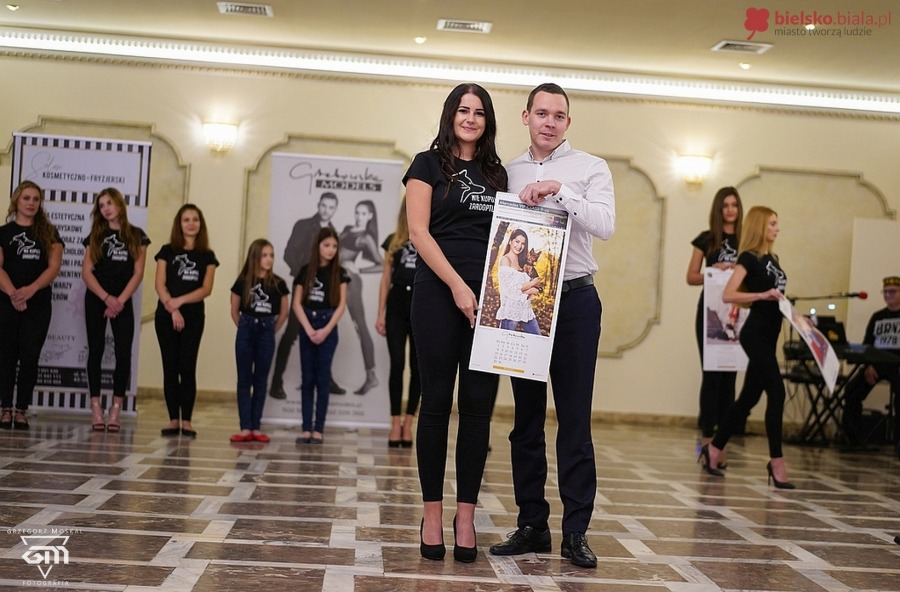 Śliczne panie z przyjaciółmi. Wygrał lipiec z koniem, kozą i kotkiem