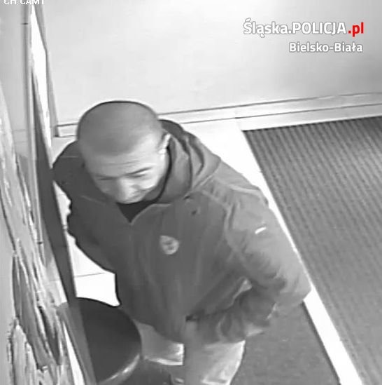 Okradał bankomaty metodą pułapki klejowej. Publikujemy wizerunek sprawcy!
