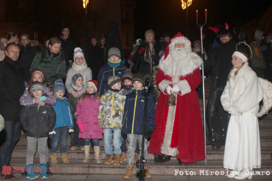Rozbłysła największa choinka. Prezydent Klimaszewski odpalił iluminacje! - foto