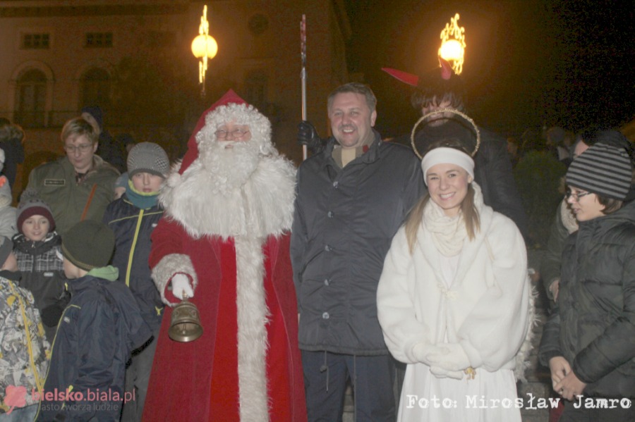 Rozbłysła największa choinka. Prezydent Klimaszewski odpalił iluminacje! - foto