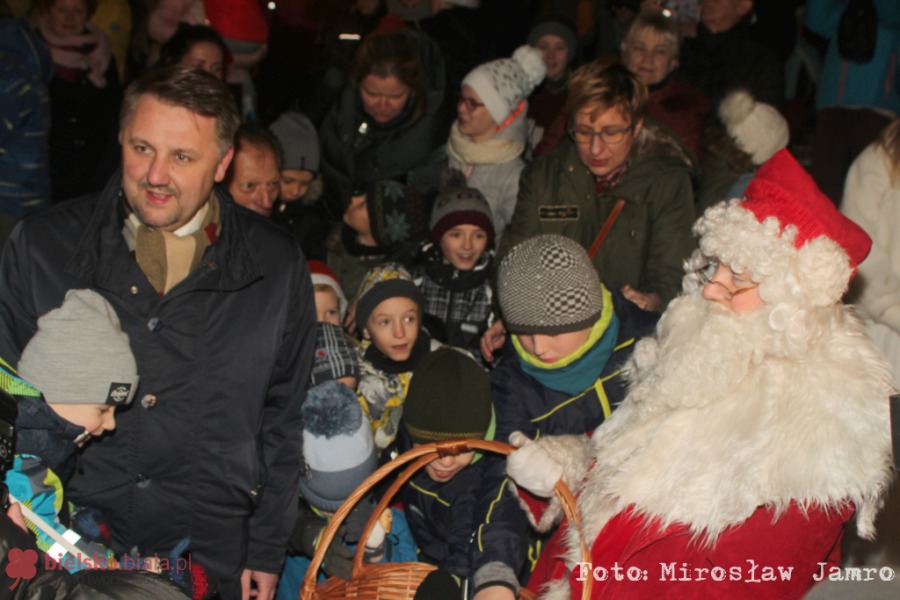 Rozbłysła największa choinka. Prezydent Klimaszewski odpalił iluminacje! - foto