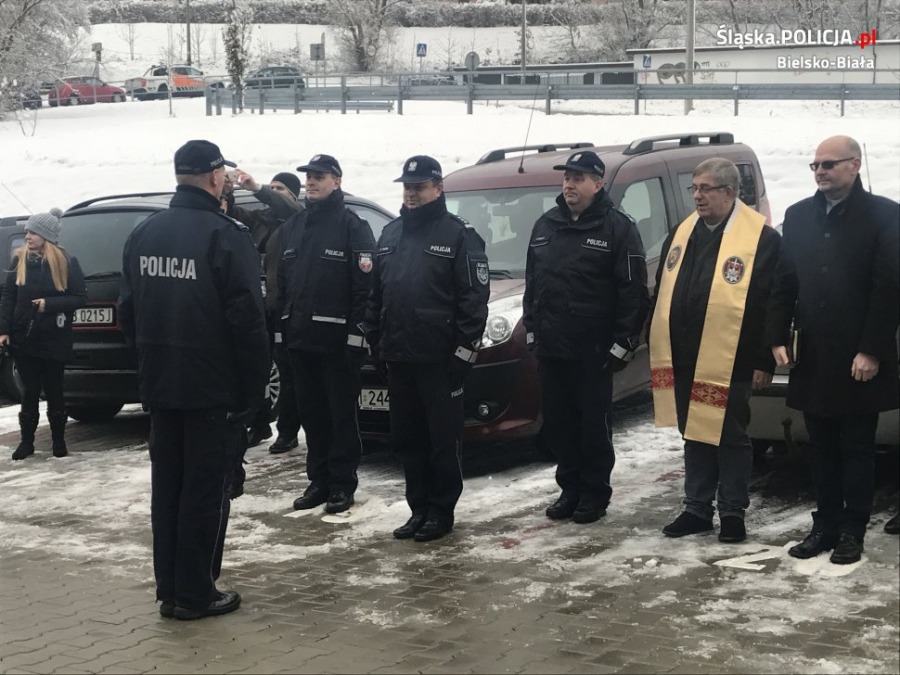 Dwieście koni z turbodoładowaniem. „Radiowozy świetnie wyposażone” - foto