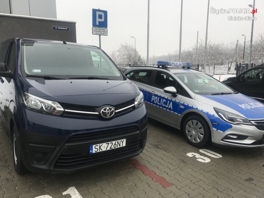Dwieście koni z turbodoładowaniem. „Radiowozy świetnie wyposażone” - foto