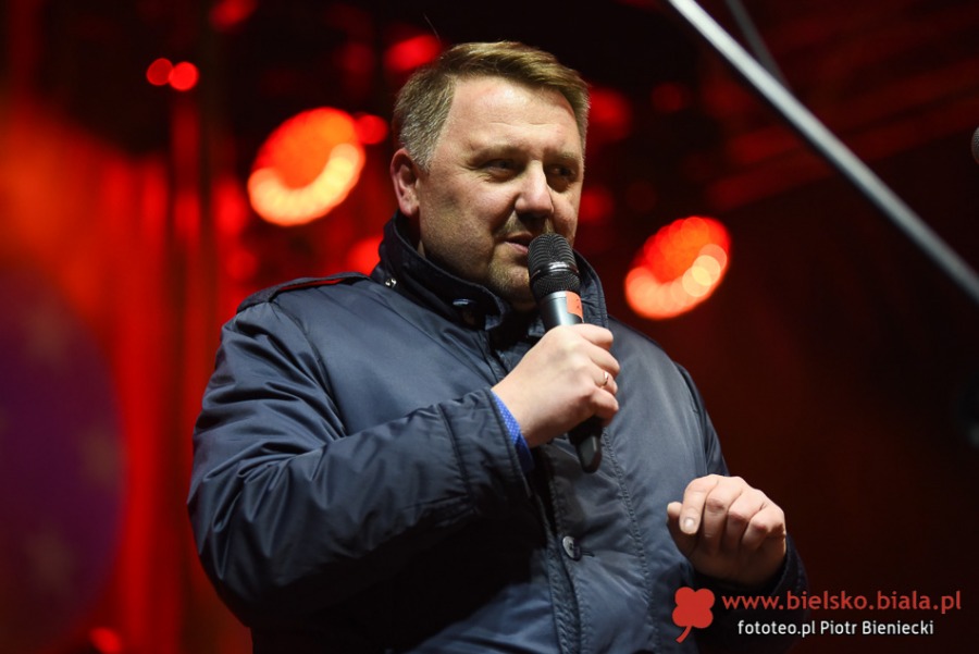 Wielkie tłumy na starówce. Zakopower śpiewa kolędy ZDJĘCIA