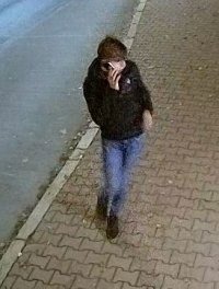 Uszkodził biletomat na Piastowskiej. Kto widział tego mężczyznę? ZDJĘCIA