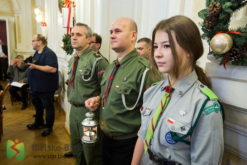 Światło Pokoju w Bielsku-Białej. Uroczyste chwile w ratuszu - foto
