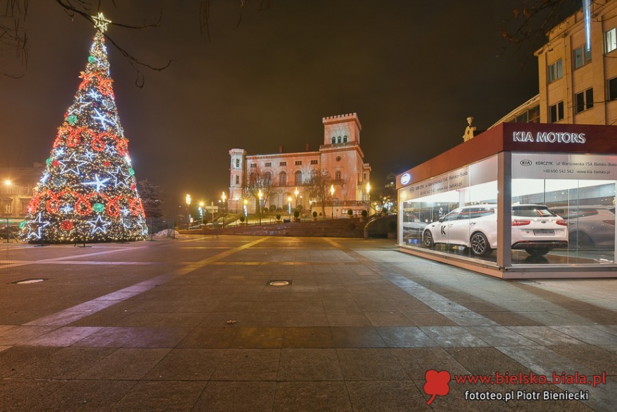 Miasto pięknieje po zmierzchu. Magia świątecznych iluminacji