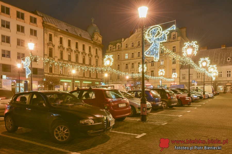 Miasto pięknieje po zmierzchu. Magia świątecznych iluminacji