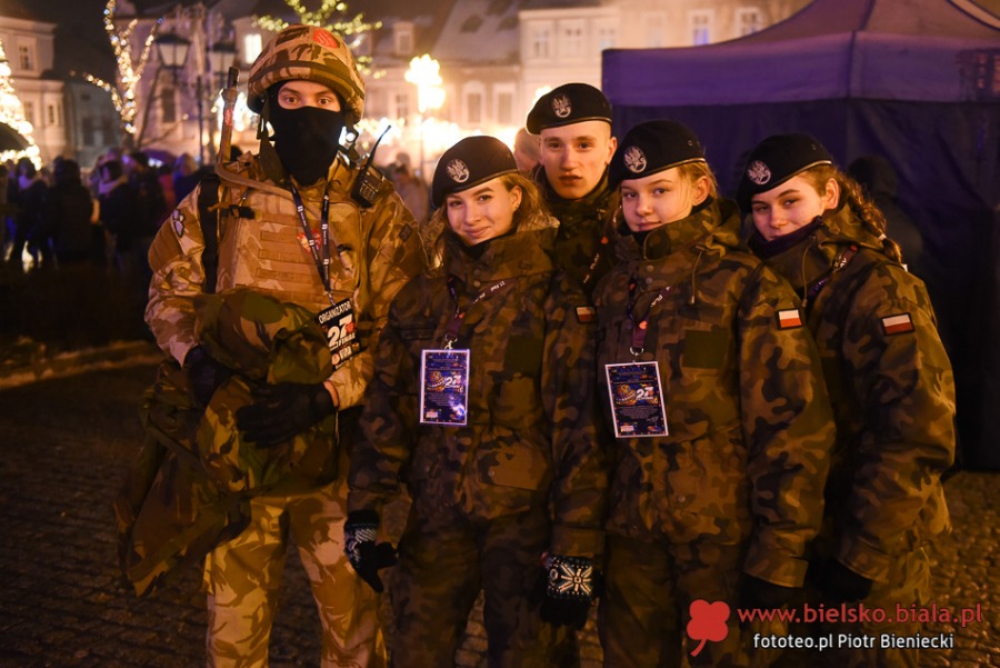 Tak grała WOŚP w Bielsku-Białej. Pokaz świateł na Rynku - ZDJĘCIA