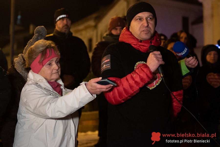 Bielszczanie przeciwko przemocy. Wiec milczenia na placu Chrobrego - foto