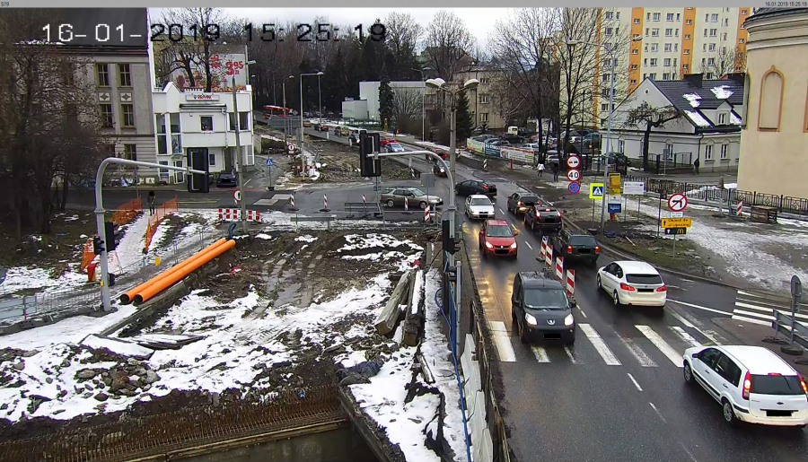 Notorycznie łamią przepisy na ważnym skrzyżowaniu. Nagrania otrzyma policja - foto