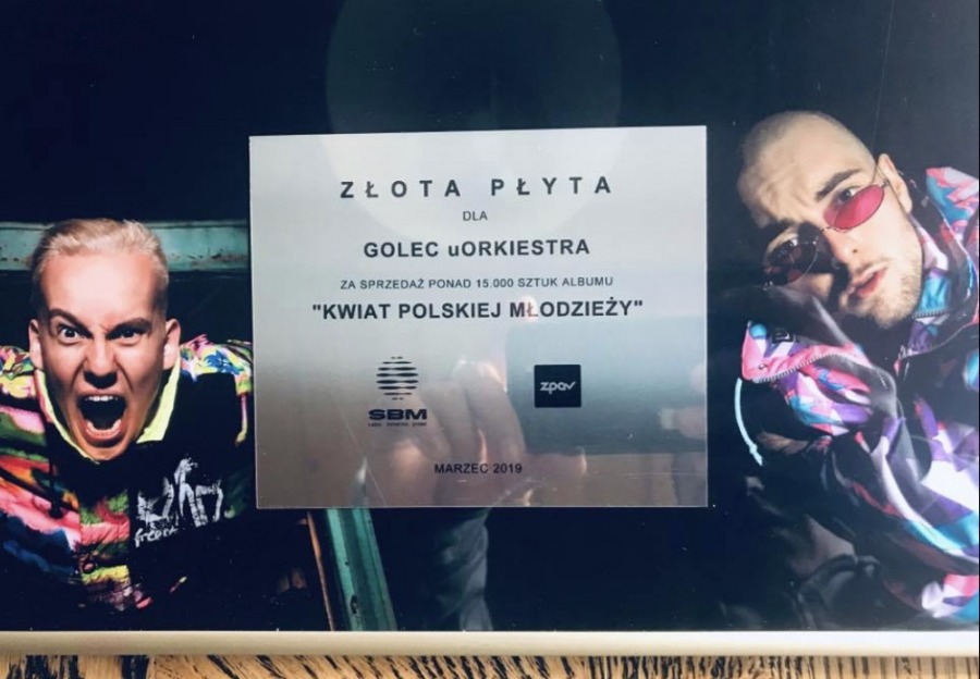 Bracia Golec rapują w bielskim klubie. Miliony odsłon na YouTube - film