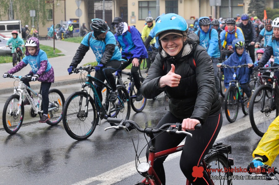 Bielski Rajd Rowerowy w strugach deszczu. Prezydent daje radę - FOTO