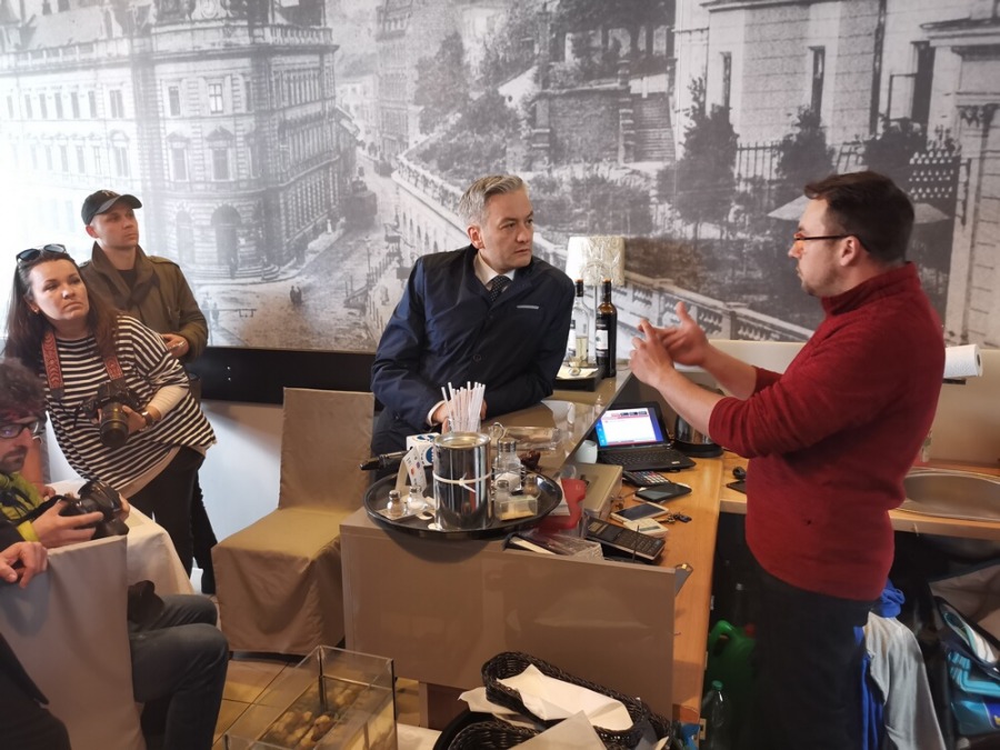Robert Biedroń w Bielsku-Białej. Rozmowy z bielszczanami - foto