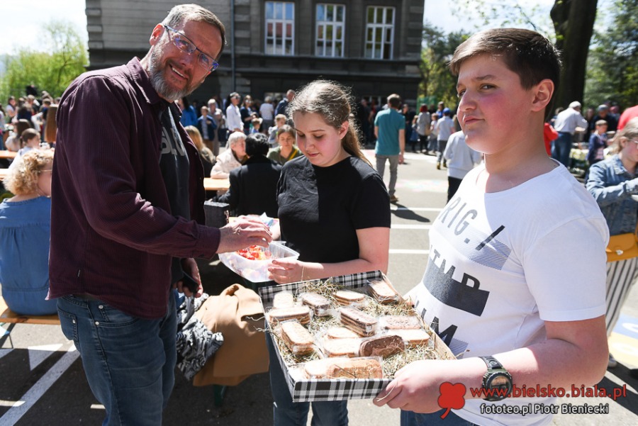 Piknik z dużym rozmachem. Tak się bawią tylko w "Reju"! ZDJĘCIA