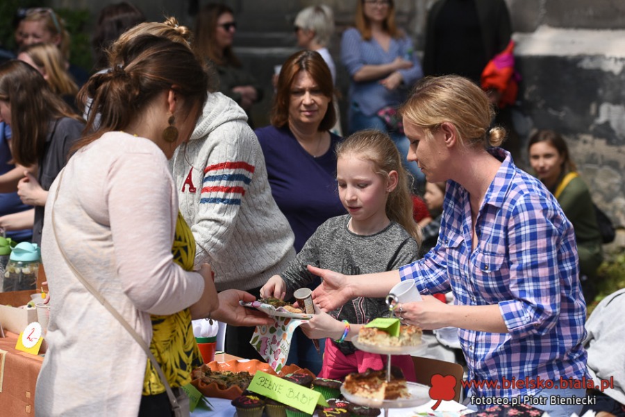 Piknik z dużym rozmachem. Tak się bawią tylko w "Reju"! ZDJĘCIA