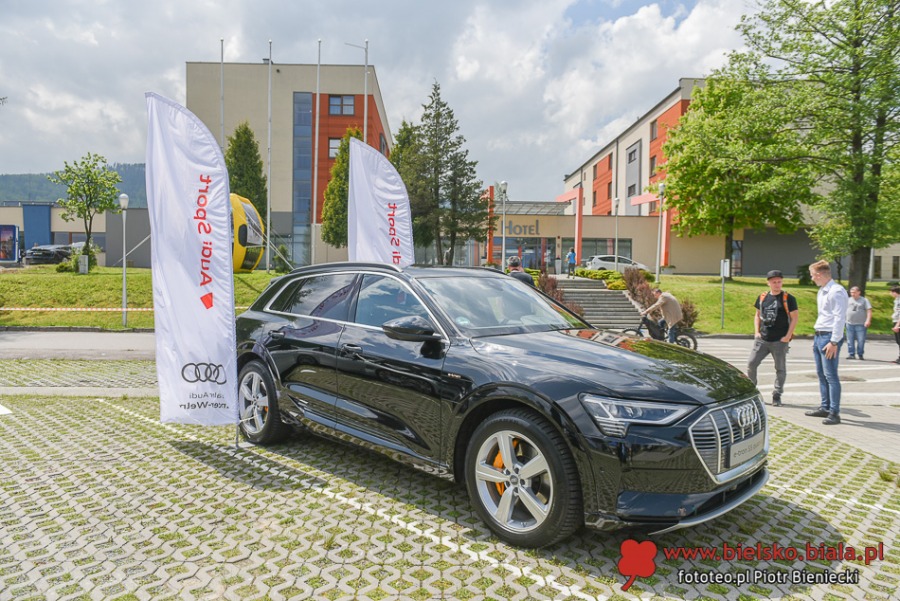 Każdy jeździ na prąd. Elektryczny Maluch pod Szyndzielnią ZDJĘCIA