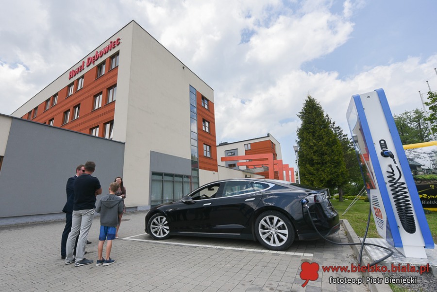 Każdy jeździ na prąd. Elektryczny Maluch pod Szyndzielnią ZDJĘCIA
