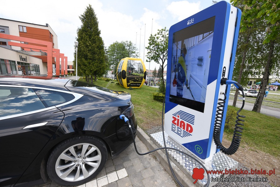 Każdy jeździ na prąd. Elektryczny Maluch pod Szyndzielnią ZDJĘCIA