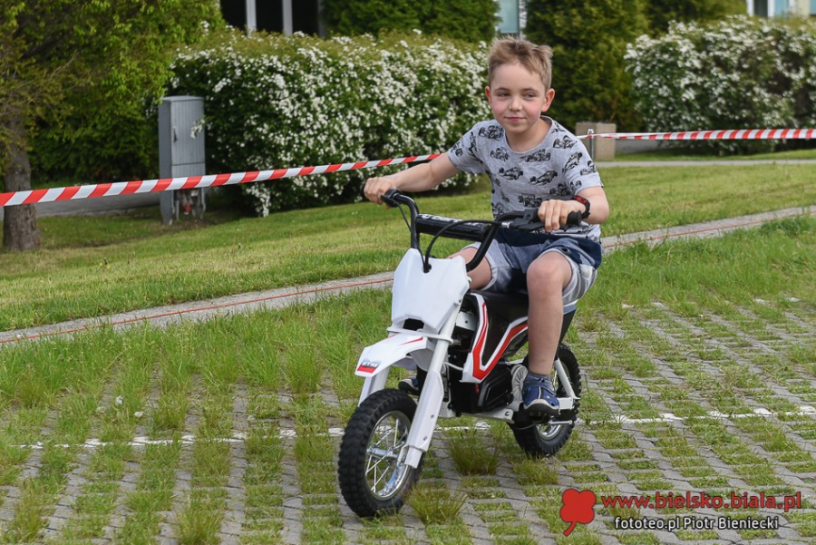 Każdy jeździ na prąd. Elektryczny Maluch pod Szyndzielnią ZDJĘCIA