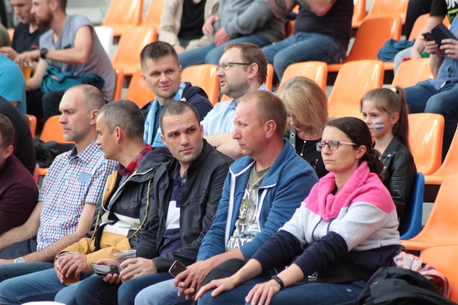 Piłkarski hit sparaliżował miasto. Gwiazdy futbolu na trybunach ZDJĘCIA