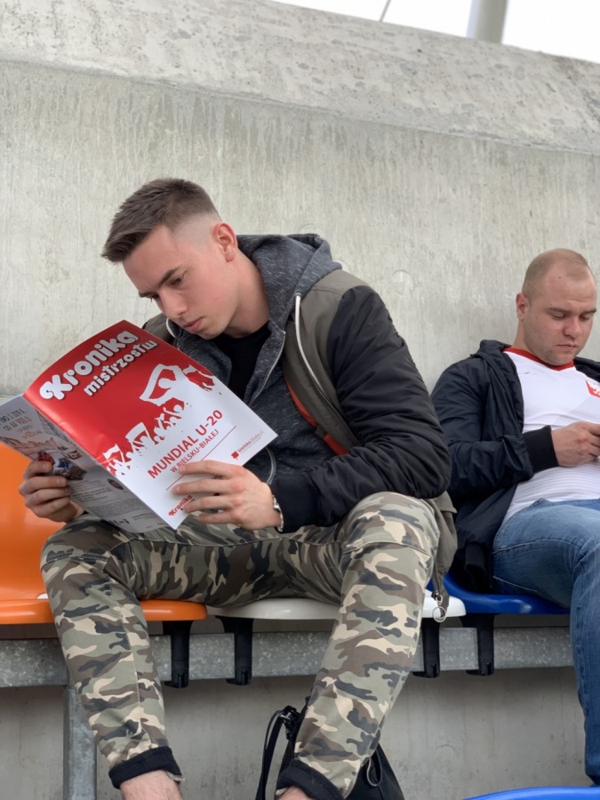 Piłkarski hit sparaliżował miasto. Gwiazdy futbolu na trybunach ZDJĘCIA