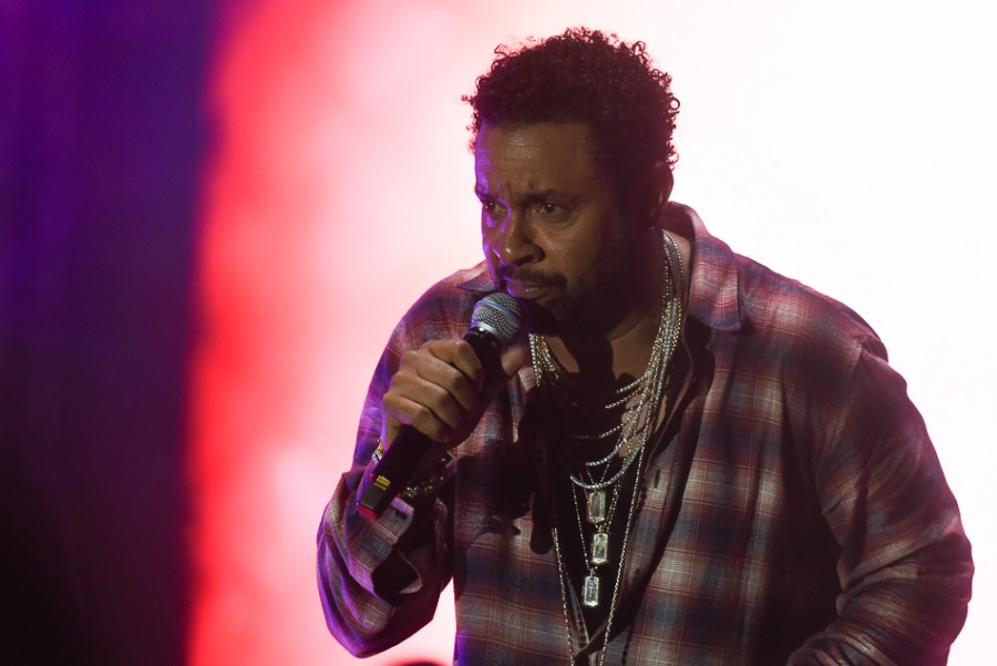 Świetny Shaggy na placu Ratuszowym. Efektowny pokaz laserów ZDJĘCIA
