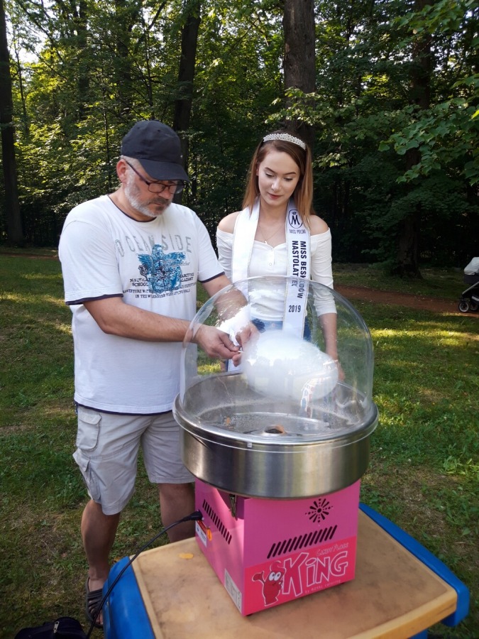 Piknik w Olszówce z piękną nastolatką. Dzieci były zachwycone - foto
