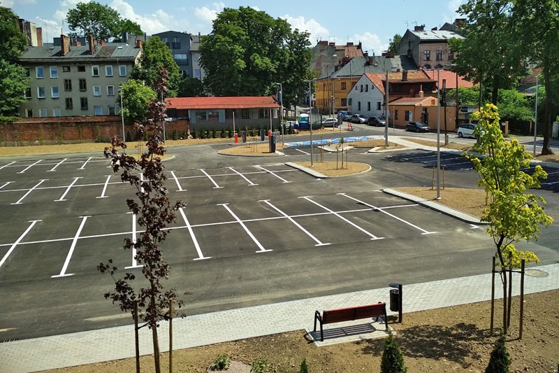 Nowy parking miejski przy Paderewskiego: 139 miejsc za 2,8 mln zł - foto